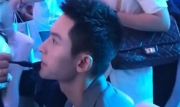 天天吃瓜娱乐视频,揭秘娱乐圈幕后故事，带你领略明星真实生活